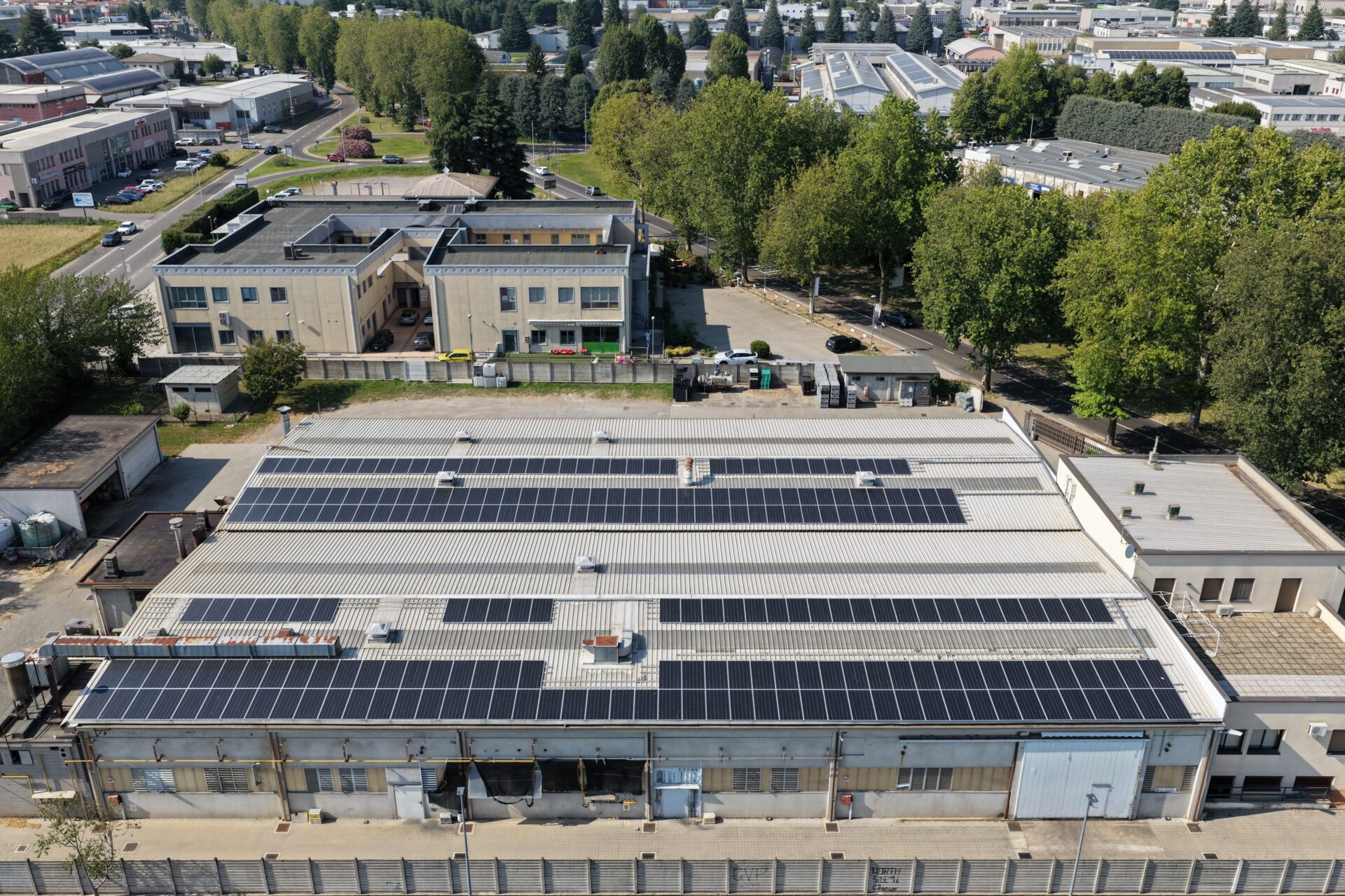 Vista aerea impianto fotovoltaico MGM SRL