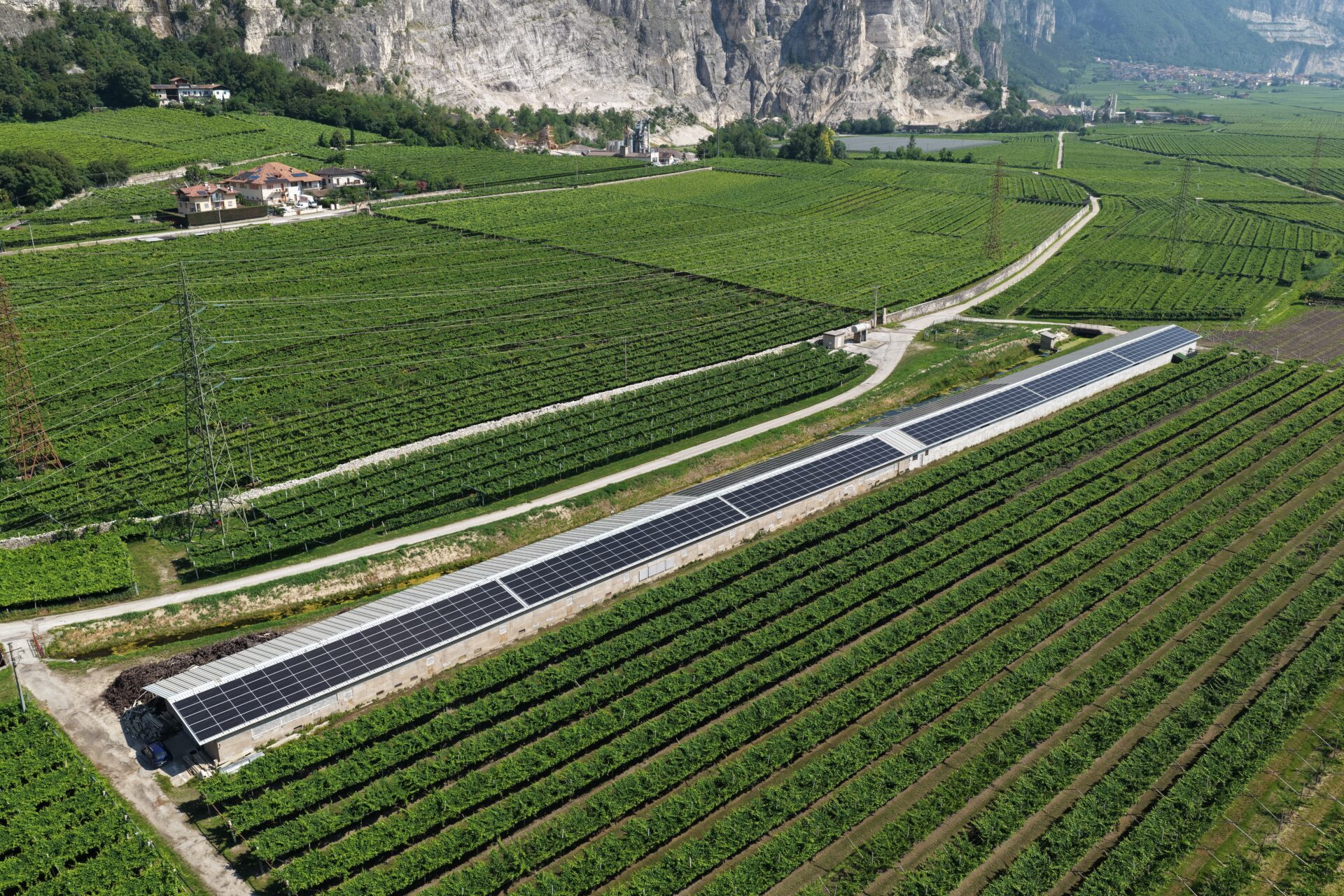 Vista aerea impianto fotovoltaico Azienda Agricola Dalpiaz